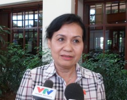 Bà Nguyễn Thị Khá, Ủy viên Ủy ban các vấn đề xã hội của Quốc hội (ĐBQH tỉnh Trà Vinh). (Ảnh. Xuân Hải chụp bên hành lang kỳ họp thứ 5, QH 13).