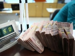 Ngân sách xáo trộn, ai bị ảnh hưởng nhiều?