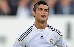 Ai muốn bẻ một miếng Ronaldo?