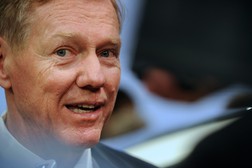 CEO Ford tố cáo Nhật Bản thao túng tỷ giá