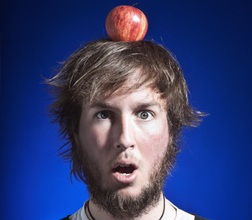 Chung giường với "giặc"