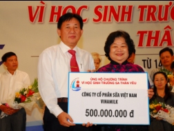VNM ủng hộ 500 triệu đồng xây dựng trường học tại Trường Sa