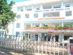 Khuôn viên phía trước Trường trung cấp Trường Sơn. 