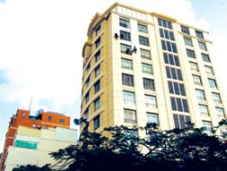 Tham vọng hay mắc kẹt? 