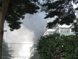Khu công nghiệp Pou-Yuen chìm trong biển lửa