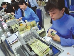 Tiền thừa trong ngân hàng nhưng người dân vẫn khó tiếp cận vốn vay có ưu đãi lãi suất.