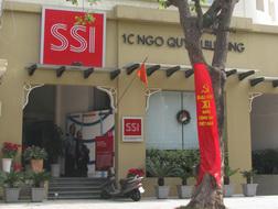 SSI: Cuối năm 2012, gia đình Chủ tịch HĐQT Nguyễn Duy Hưng nắm giữ hơn 47 triệu CP