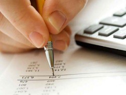 Kết quả kinh doanh bán niên: Nhớ "để mắt" vào doanh thu, dòng tiền