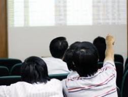 Đầu tư chứng khoán ở Việt Nam có phải là trò chơi hên xui?