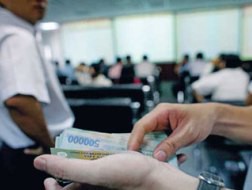 Thanh toán bằng tiền mặt: Ẩn chứa nhiều rủi ro 