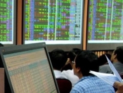 Hai sàn giảm điểm trước kỳ nghỉ lễ