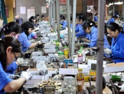 Sức cầu yếu ớt, doanh nghiệp chật vật