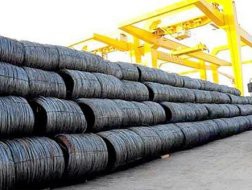 Thép "đua" giảm giá, lỗ nặng