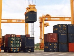 Tháng 2 Việt Nam chính thức nhập siêu 94 triệu USD