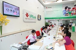 Chuyển khoản theo lô tới 50 người cùng lúc với VPBank Online