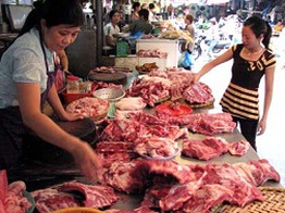 Ế ẩm, thịt lợn bán lẻ vẫn giữ giá