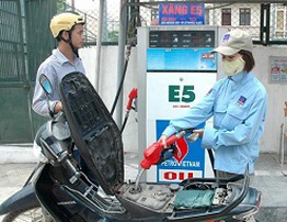 Lộ trình sử dụng xăng sinh học E5 khó khả thi