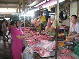 Tiểu thương, “nhà mặt tiền“ lao đao vì sức mua thoi thóp