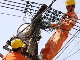 Giá xăng điện, giữ lâu rồi tăng 'sốc'?