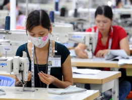 Việt Nam nằm trong ba nước đe dọa thị trường lao động giá rẻ Trung Quốc