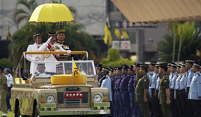 Những cách kiếm tiền dễ nhất - 7-sinh-ra-trong-gia-dinh-giau-co.jpg