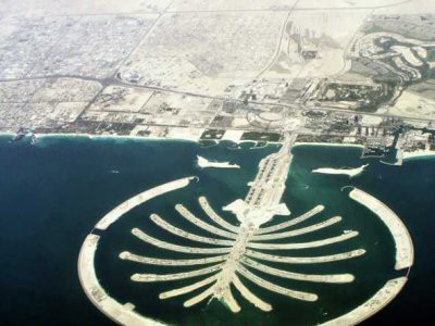 15 điều ngạc nhiên về Dubai - dao-nhan-tao-palm-islands-vs-toa-nha-empire-state.jpg