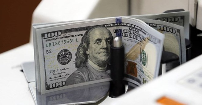 Các ngân hàng bất ngờ giảm mạnh giá mua USD