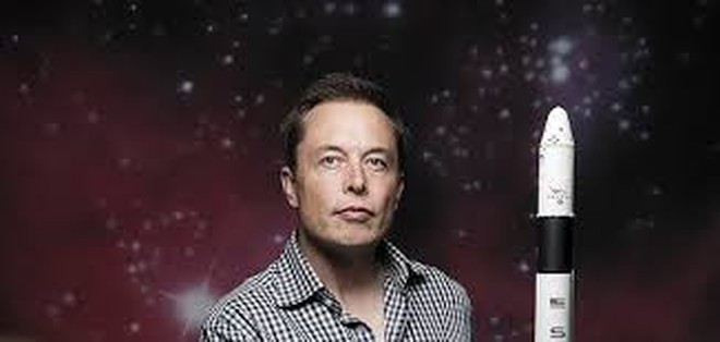 Chân dung “gã khổng lồ” Elon Musk qua 14 cuốn sách gối đầu giường