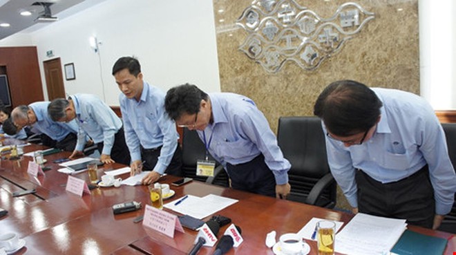 Họp báo của Formosa: Lãnh đạo công ty cúi đầu xin lỗi