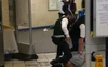 Bắt kẻ khủng bố cắt cổ hành khách tại ga điện ngầm London
