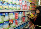 Lại “phát sốt” vì sữa tăng giá