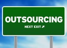 Khi chính phủ đi "outsource"