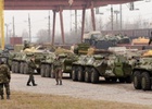 Đoàn xe bọc thép Ukraine di chuyển về hướng Crimea