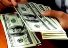 Một số ngân hàng điều chỉnh giá giao dịch USD