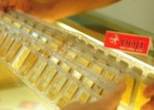 Chỉ giảm cho có, vàng trong nước lại cao hơn thế giới gần 5 triệu đồng/lượng