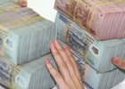 Ngày 10/2: Lãi suất liên ngân hàng giảm, USD tự do tiếp tục tăng mạnh