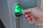 Chấn động vụ ăn cắp tiền kỷ lục từ máy ATM
