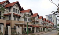 Dự án mới cạnh tranh khốc liệt để thoát hàng