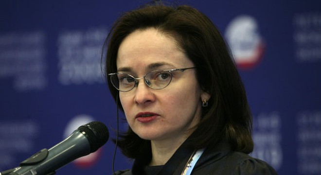 Người phụ nữ âm thầm "cầm cương" đồng ruble