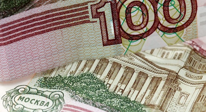 Đồng nội tệ Nga lần đầu tiên vượt qua mốc 60 ruble/USD