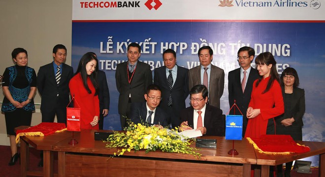 Techcombank cấp tín dụng gần 2.000 tỷ đồng cho Vietnam Airlines