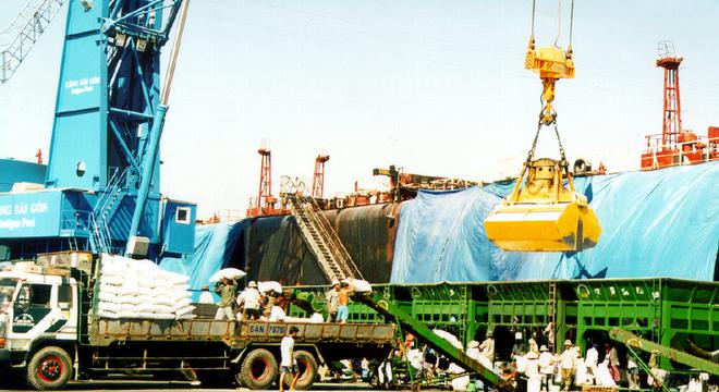 Thanh lọc DNNN bằng sự trừng phạt của thị trường