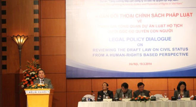 Ông Nguyễn Công Khanh, Cục trưởng Cục Hộ tịch-Quốc tịch-Chứng thực (Bộ Tư pháp), phát biểu tại hội thảo sáng nay (19/3).