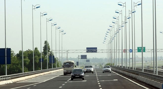 cao-tốc Một đoạn đường cao tốc Cầu Giẽ - Ninh Bình đã được đưa vào khai thác từ cuối năm 2011
