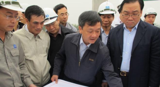 Cận cảnh Phó Thủ tướng thị sát đường cao tốc hiện đại nhất Việt Nam