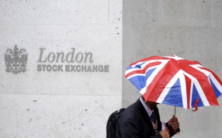 Chứng khoán toàn cầu tăng điểm trước thềm trưng cầu ở Anh, đồng bảng và giá vàng giảm mạnh