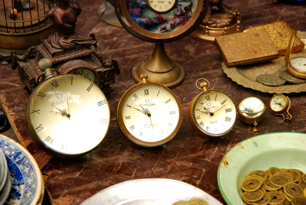 Thế giới đồng hồ cổ có một không hai tại chợ Tết Hà Nội (1)