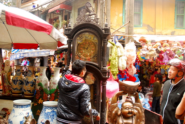 Thế giới đồng hồ cổ có một không hai tại chợ Tết Hà Nội (6)