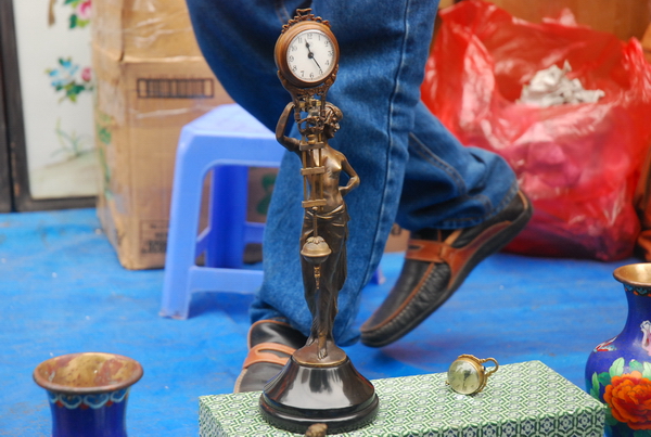 Thế giới đồng hồ cổ có một không hai tại chợ Tết Hà Nội (10)