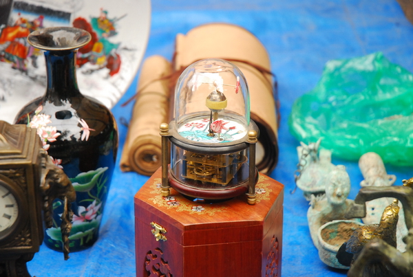 Thế giới đồng hồ cổ có một không hai tại chợ Tết Hà Nội (14)